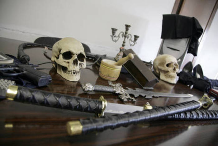 Abusi su cliente, arrestato ‘Mago Ermes’