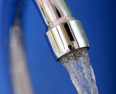 Acqua: 77,6% italiani beve quella del rubinetto  