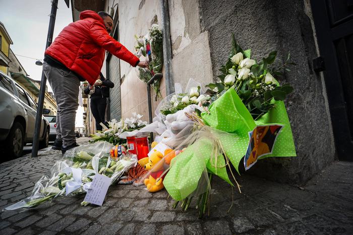 Bimbo ucciso a Cardito, colpito fino a rompere bastone