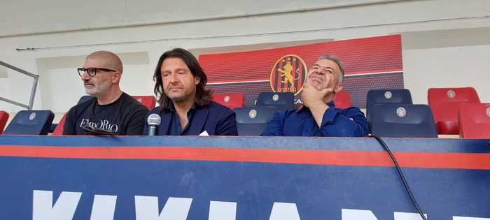 Calcio: il Potenza ‘consegnato’ alle istituzioni