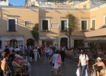 Capri: ordinanza sindaco,obbligo mascherine nei week- end