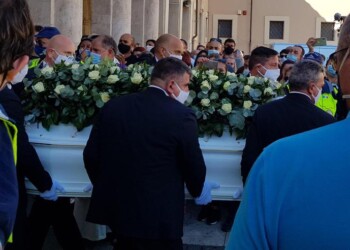 Celebrati insieme funerali ragazzi Terni