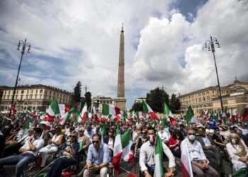 Centrodestra unito in piazza a Roma. Salvini: insieme saremo capaci di ricostruire l’Italia