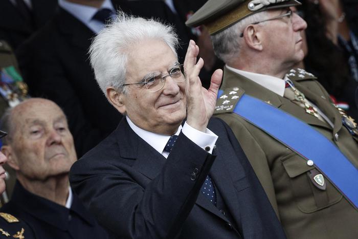 Compleanno Mattarella, plauso politica, boom social