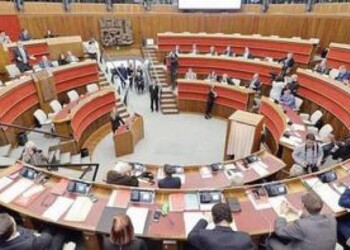 Consiglio Trento: approvato ddl su chiusure festive negozi