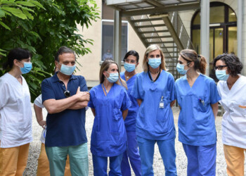 Coronavirus: Chiambretti commemora madre, è momento silenzio