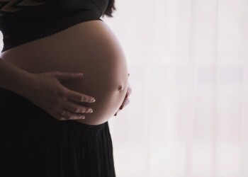 Coronavirus, possibile la trasmissione in gravidanza