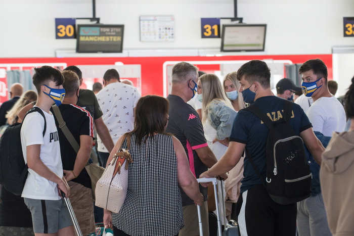 Coronavirus: Spagna tratta con Gb, no a quarantena da isole