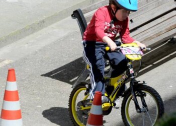 ‘Dammi la bici’, a 10 anni ferisce con un coltello un bimbo di 8