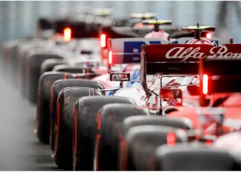 Disastro Ferrari; doppiate e umiliate tutt’e due. Un’immagine precisa dà tutto il senso del fallimento