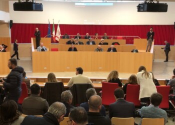 Doppia preferenza, Conte diffida Puglia