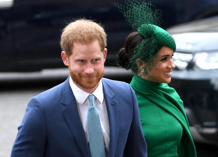 Foto rubate di Archie, Harry e Meghan denunciano paparazzi