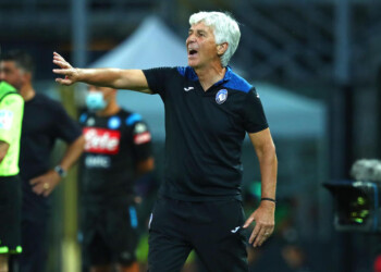 Il Cagliari in 10 tiene testa all’Atalanta, ma finisce 0-1