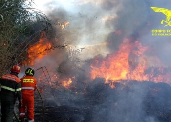 Incendi: elicotteri in azione a Uras, Aglientu e Torpè