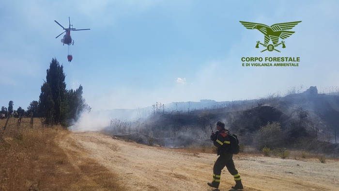 Incendi: superlavoro per elicotteri in Sardegna