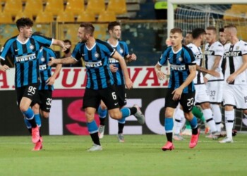 Inter, il cuore e la grinta per evitare il disastro: Parma raggiunto e battuto in extremis. Guarda i gol