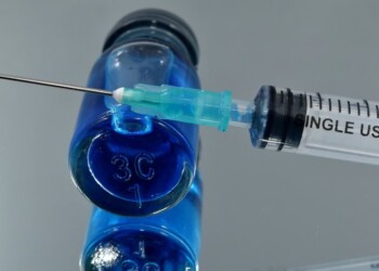 La carica dei vaccini anti Covid, sfida Usa-Russia