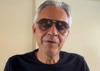 La resa e le scuse di Bocelli: “Non volevo offendere quelli colpiti dal Covid. Anche la mia famiglia è stata contagiata”
