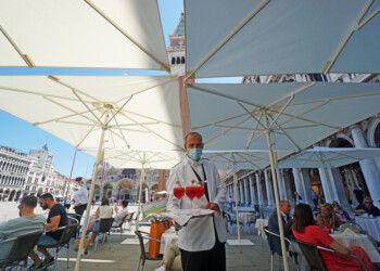 Lavoro: imprese prevedono 263mila assunzioni a luglio,-38,6%