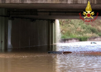 Nubifragio a Modena, due persone salvate dall’auto sommersa