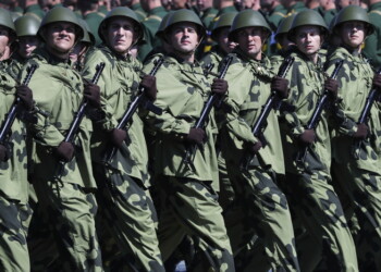 Russia: non lavorare per referendum e parata costa 5 mld dlr