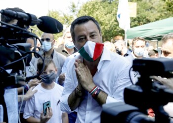 Salvini, vicino ai lavoratori Treofan