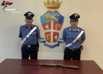 Trovato in possesso di un fucile modificato, arrestato
