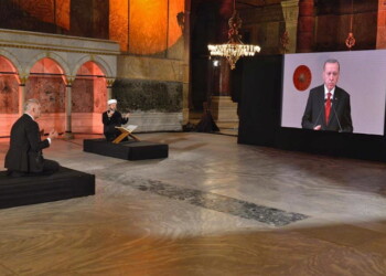 Turchia: Erdogan, Santa Sofia torna moschea