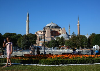 Turchia: oggi la prima preghiera a Santa Sofia moschea