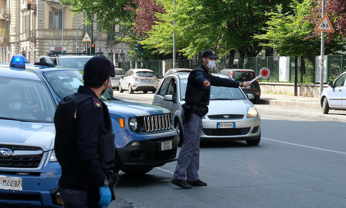 Uccide la madre e si suicida a Torino
