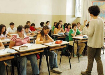 Scuola, sovraffollamento in oltre 1.100 classi: “Situazione allarmante”