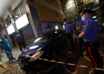 Uomo uccide la convivente e poi si toglie la vita