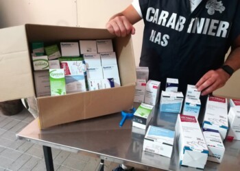 Vendeva farmaci sottobanco, denunciato veterinario