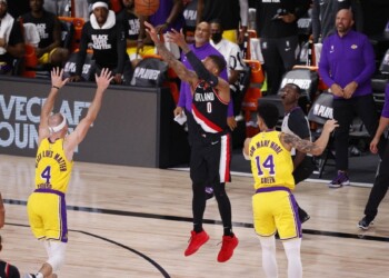 Basket, playoff Nba: falsa partenza per Bucks e Lakers, Gallinari non basta ai Thunder