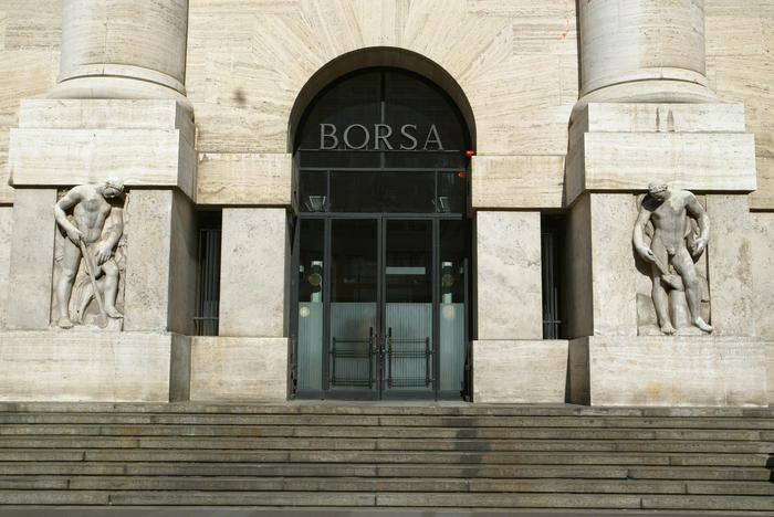 Borsa: Milano chiude in leggero calo, Ftse Mib -0,36%