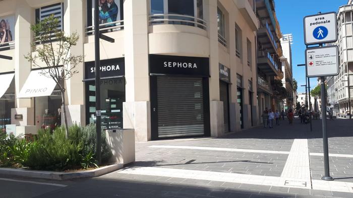 Chiusa profumeria Bari, commessa positiva