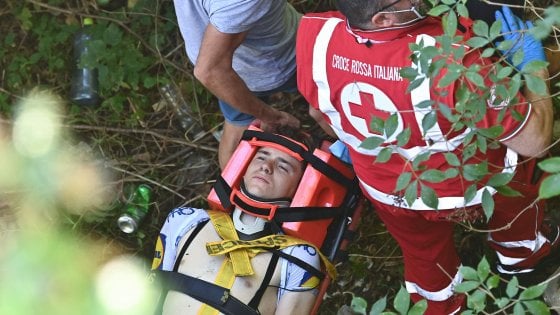 Ciclismo, Evenepoel torna in Belgio. Incidente a Schachmann, Vegni si difende: “Servirebbero 3000 uomini…”