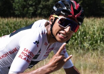 Ciclismo, il Tour detta le regole: due positivi al Covid in 7 giorni e la squadra torna a casa