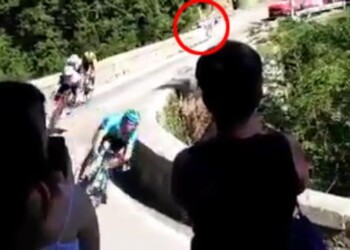 Ciclismo, stabili le condizioni di Evenepoel: verso il rientro in Belgio