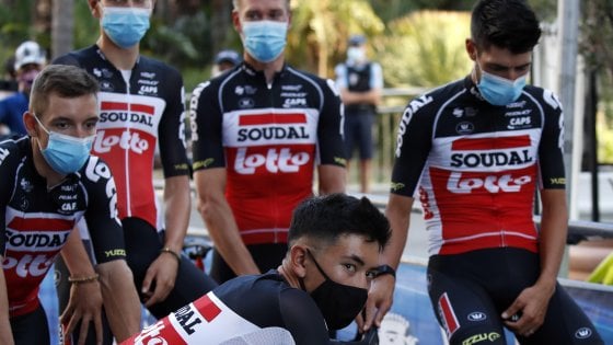 Ciclismo, Tour al via; Aru: “Non sono al massimo, farò da gregario per Pogacar”