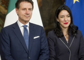 Concorso presidi, la Lega: “Azzolina assume se stessa”. Lei: “Nessun conflitto d’interessi”