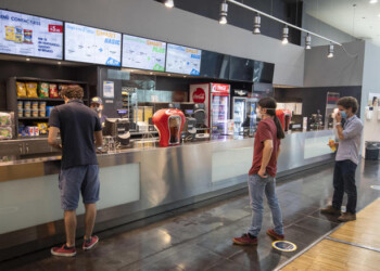 Coronavirus: Salvini, ‘Governo ha mentito’. Speranza, ‘Chiudere scelta giusta’