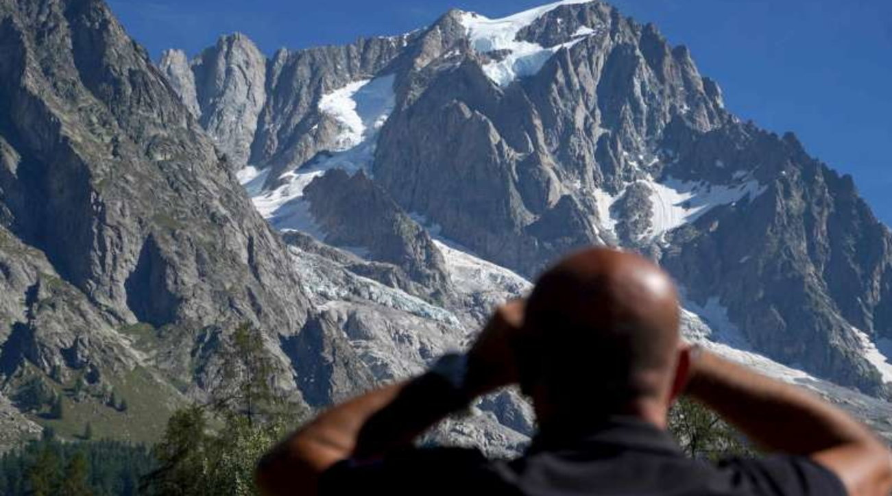 Courmayeur, finita l’allerta ghiacciaio: riapre la Val Ferret | La rabbia degli operatori: “Danni enormi”