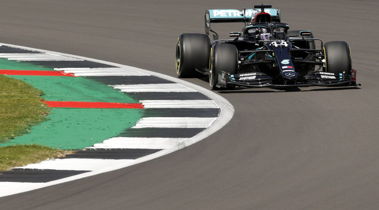 F1, Gp Gran Bretagna: Hamilton in pole davanti a Bottas, quarto Leclerc