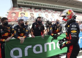 F1, in Spagna domina Hamilton. Verstappen secondo, poi Bottas. Ferrari: settimo Vettel, ritiro per Leclerc