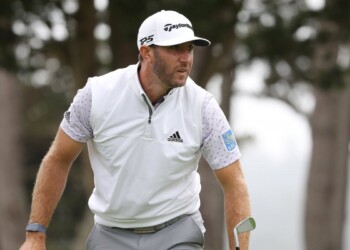 Golf, Pga Championship: crolla il cinese Haotong Li, Dustin Johnson al comando