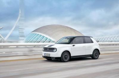 Honda e, la rivoluzione elettrica arriva in città