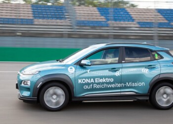 Hyundai record, mille chilometri con una sola ricarica