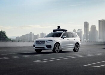 Il taxi-robot nelle vie di Shanghai