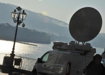 In Costiera sorrentina si va in spiaggia con la mascherina